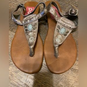 Silver strap with rhinestones flat sandals